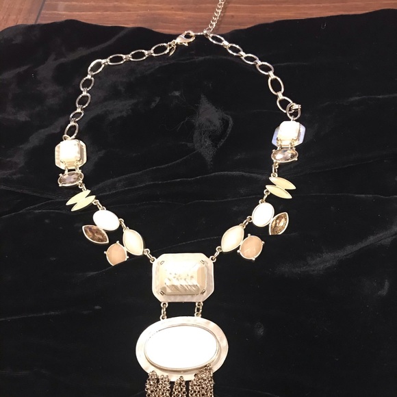 CHICOS GOLD NECKLACE WITH STONES - Picture 5 of 11